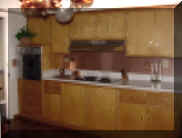 kitchen 2[1].jpg (60410 bytes)